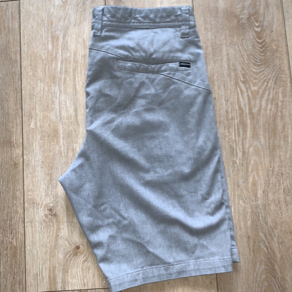 Volcom shorts - Picture 4 of 4